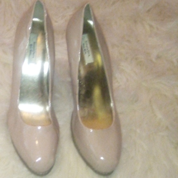 Vera Wang Shoes - Ladies Vera Wang Heels
